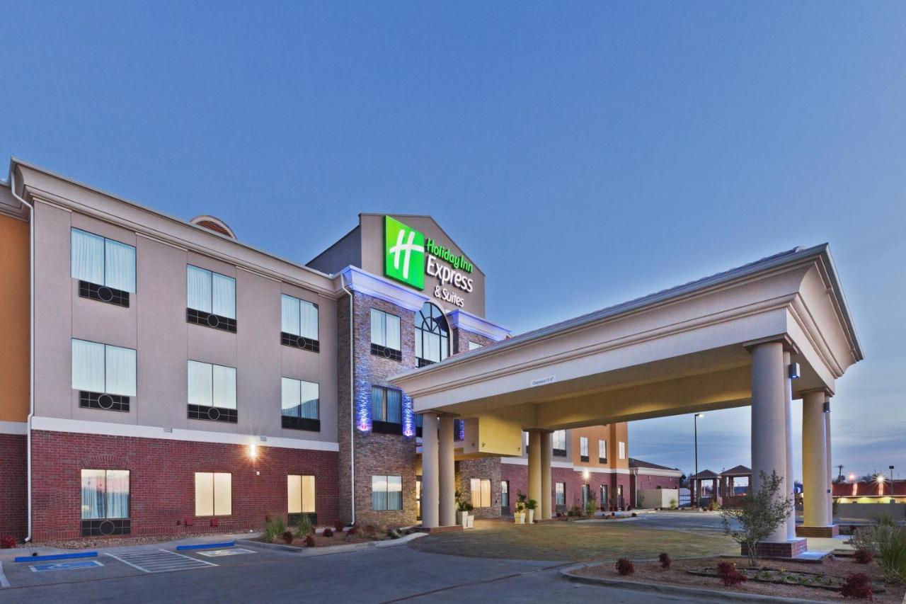 Holiday Inn Express & Suites Brownfield Exterior foto
